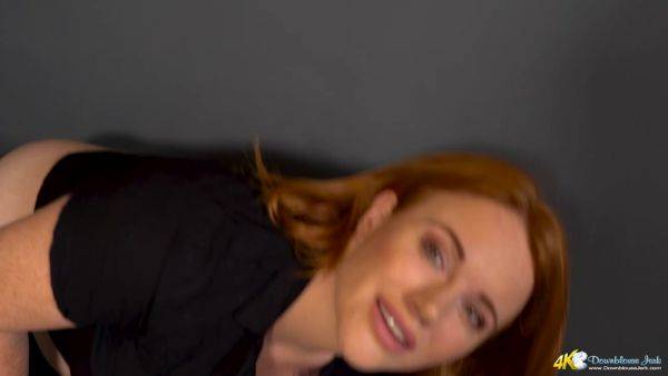 Play this full scene named : Leave A Tip - DownblouseJerk