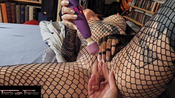 View the complete video : Fishnet Milf Gets Facefucked Before Huge Cumshot - In Vienna