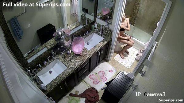 View full clip titled : Ipcam American Girls Daily Routine In The Bathroom