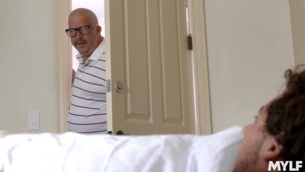 Play the full scene of : Stepmoms Cure The Boner Blues - MYLF