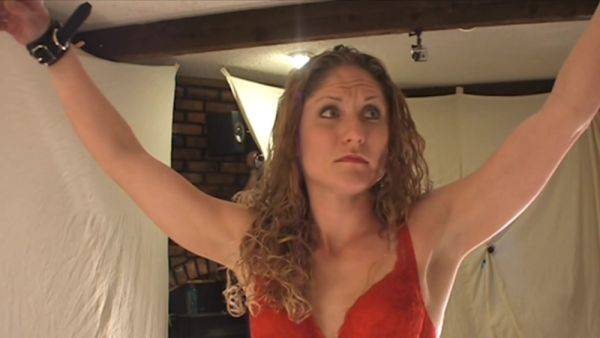 Play this uncut clip titled : Playful Whipping 7