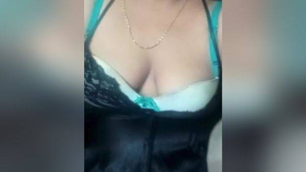 Aunty Ji Aaj Puri Garam Ho Gye Or Chuut Me Khira Le Rhi Hai - desi-porntube.com - India on pornsfind.com