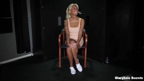 Play the HD video called : Hot Blonde Bimbo Barbie Sucking Dick At The Gloryhole