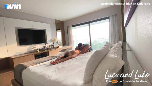 Play uncensored scene of : Follando A Un Huesped Del Hotel En Rio De Janeiro