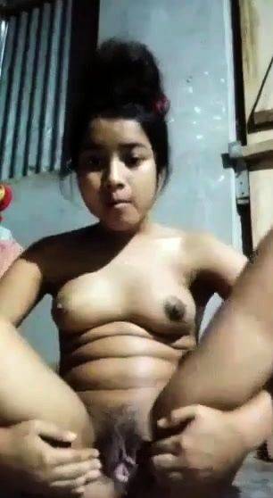 Enjoy watching the HD scene : देसी पुसी खोल के दिखाई