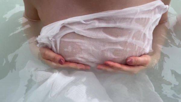 Stream the uncensored video : 濡れ透け露天不倫SEX761WWWWWWWWWWWWWW