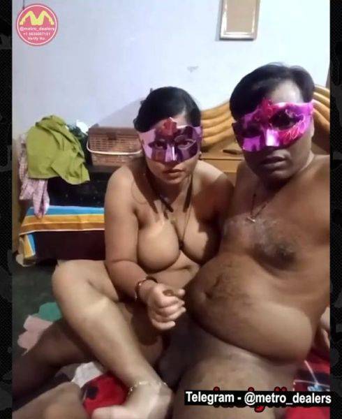 Desi Horny Couple Strip Chat Private Milk On Glass And Face Showing - Sleep - xtits.com - India on pornsfind.com