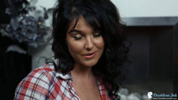 Play the hardcore movie of : Shelly in A Good Peep - DownblouseJerk