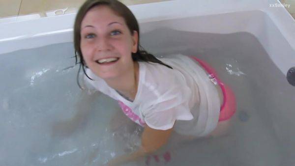 Watch this complete movie of : Wetlook 01