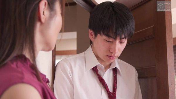 Play this hardcore video of : Hot japonese mom and stepson 227