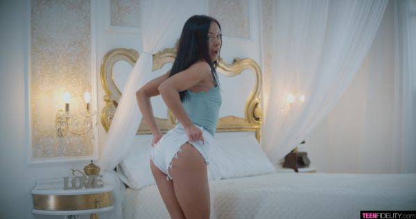 Enjoy watching uncensored scene of : Slender babe offers a great view of her ass in advance to loud cam sex