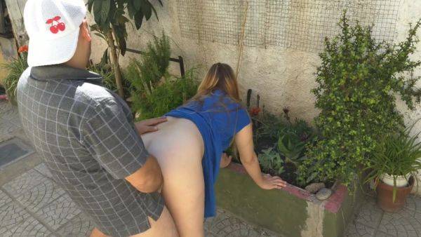 Watch the HD movie : Amateur Sex With The Gardener
