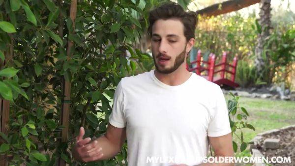 Enjoy watching the uncut scene called : Hot Neighbor Peeking - MYLF