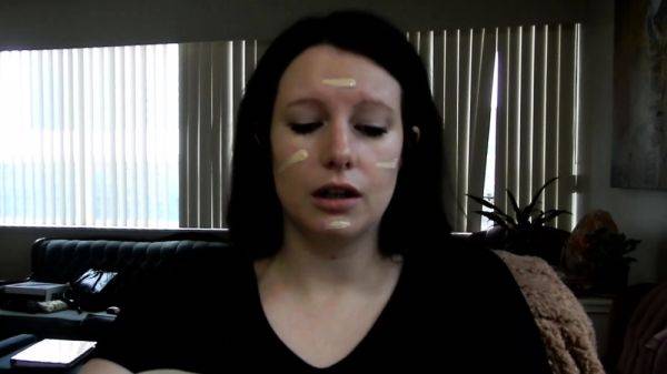 Enjoy watching the complete video called : Brunette Solo Webcam Masturbation