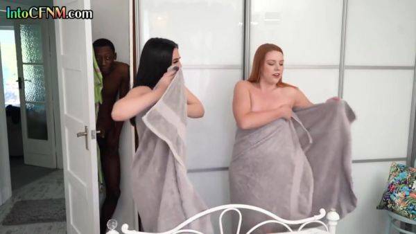 Enjoy watching this HD movie called : IR CFNM babes only in towels jerk black cock in 3some