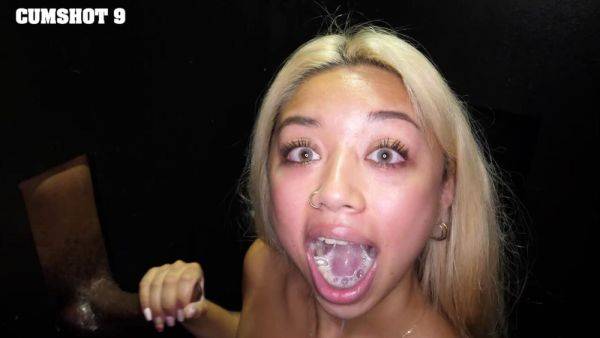 Play the HD movie titled : Jesus Christ Gia, those dicks have to stay on!