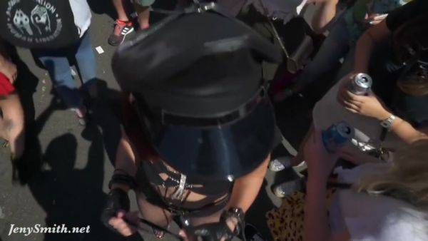 Enjoy watching this uncut clip : Parade Prt 2 - Jeny Smith