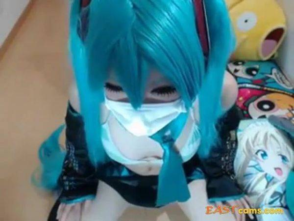Play this HD scene titled : Miku Hatsune a chating and playing 130625