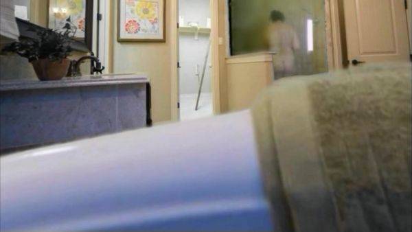 Play the full scene : My granny showering voyeur