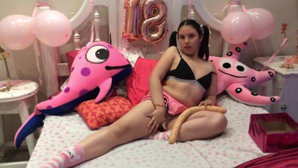 Enjoy watching the hardcore scene named : Luz Festeja Su Cumpleanos Con El Regalo Mas Sonado: El Indio Solary (trailer)