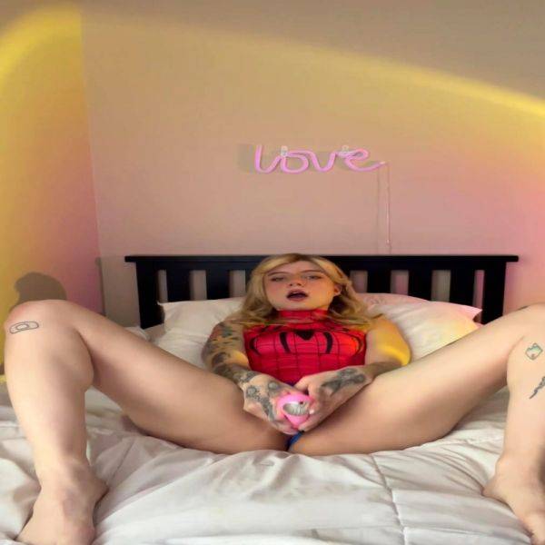 Watch the hardcore movie named : Stacked brunette goes solo toys and masturbation