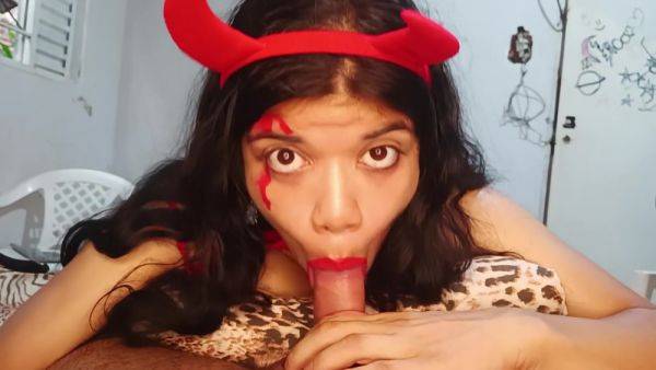 Stream this uncut clip titled : Diabinha Gulosa Mamando Ate Sair Leitinho Halloween