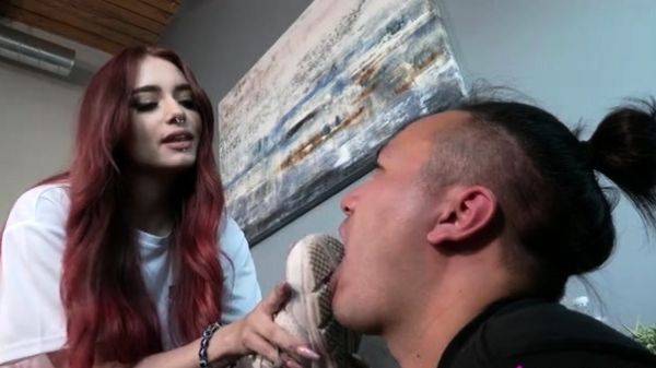 Watch this HD scene titled : Amateur femdom fetish bitches