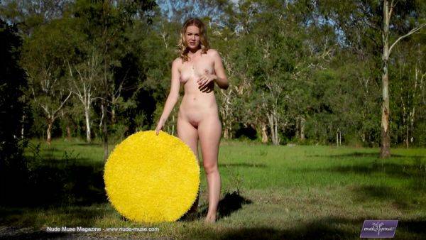 Stream complete clip titled : 12 Donny Louise - Sunny Day