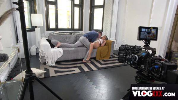 Watch the HD movie : Ariana Van X Is A Hottie Who Loves Pussy Pounding