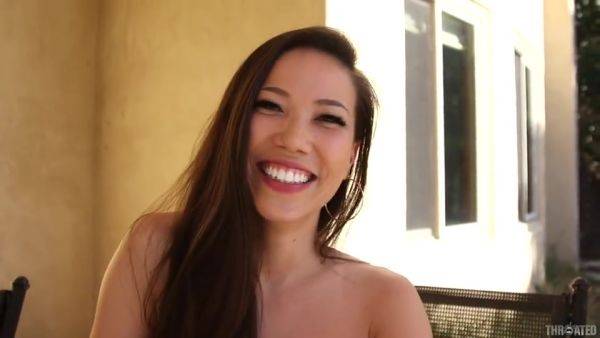 Play this HD video of : Asian Chick Pounded In Face