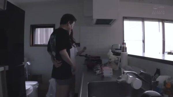 Enjoy watching this uncensored video titled : 03465 Reverse pick-up slut torture