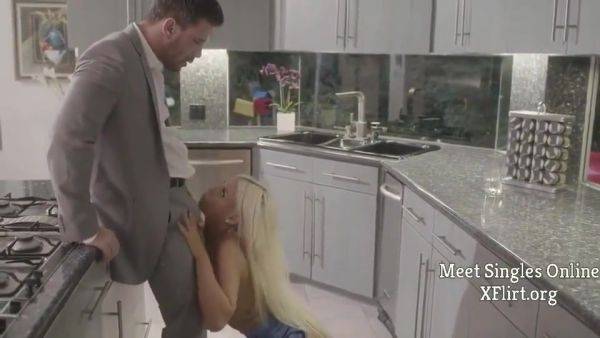 Stream this uncensored scene titled : Bridgette B In Alluring Pornstar Shows Up In Mind-blowi