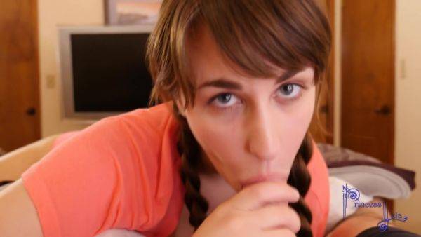 Watch this complete clip named : Amateur College Teens Blowjobs