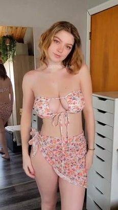 View the hardcore clip titled : MakoShake - Summer Ready