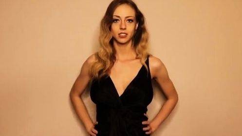 View this complete scene of : Nikki Kit - follow me to the glory hole