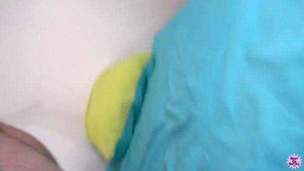 Play uncut scene titled : Flemmish Ho With Rachelle - HeavyOnHotties