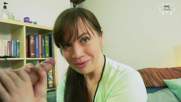 Play the hardcore clip named : Homemade Amateur Milf Blowjob