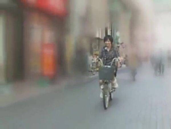 Watch this uncut scene of : 03541 Acme in agony on bicycle