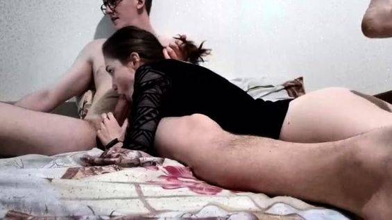 Play the hardcore scene called : Amateur Webcam Teen Masturbates And Teases