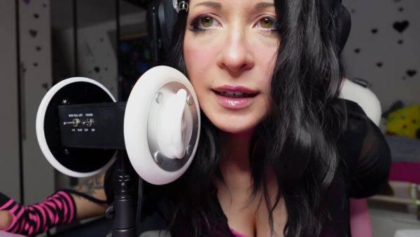 Play the uncensored video named : Asmr Massagestick Vibrationsound From Emo Girl