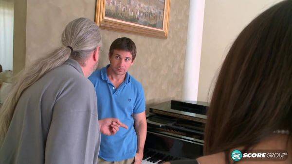 Play hardcore movie called : Hang It Straight. Stick It In Her Ass.