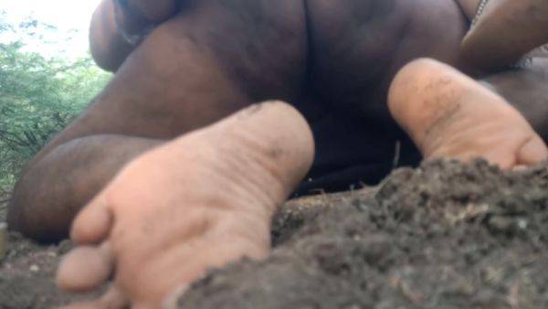 Stream this full clip titled : Bridge Nichey Chudayi Outdoor Village Sex