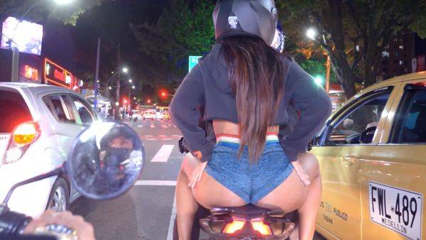 Colombian latina shows off her big ass in public during a motorcycle tour - txxx.com - Colombia on pornsfind.com