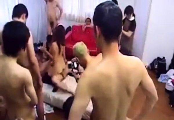 Stream full movie named : Amateurs Filming Group Sex