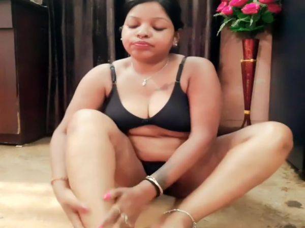 Watch this hardcore scene : Indian Housewife Sexy Show 18