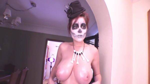 Watch this hardcore movie of : Her Oiled Up Ddd Natural Tits - Tessa Fowler