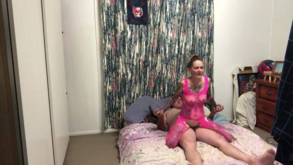 Play this uncensored clip named : Marlon And Christine