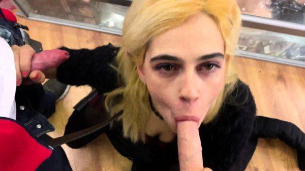 Stream this full scene named : kalihaze double blowjob bukk ke you re welcome