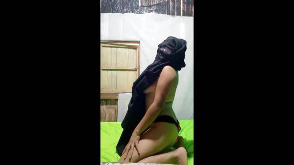 View this uncensored video : Viral Of The Moment!! Indian Politicians Stepdaughter Makes Homemade Porn