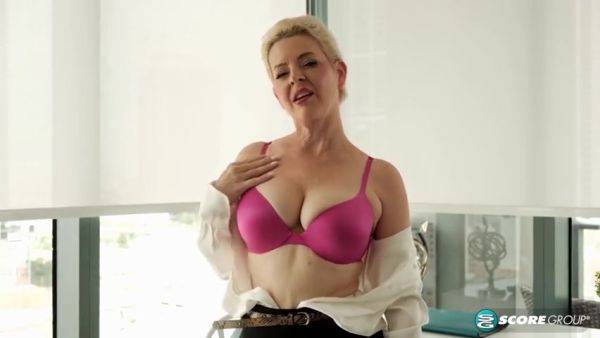 View the complete scene titled : Bobbi Shay Solo